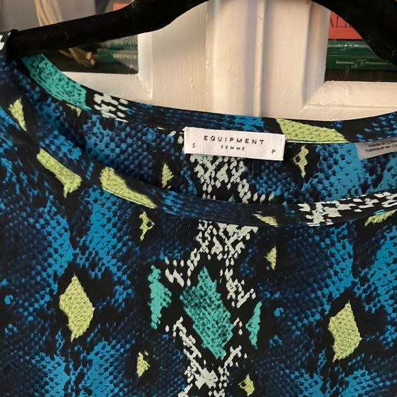 Equipment Tops - Equipment Silk Blouse